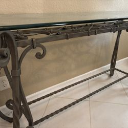 Elegant Wrought Iron Console Table with Glass Top – Timeless Style!