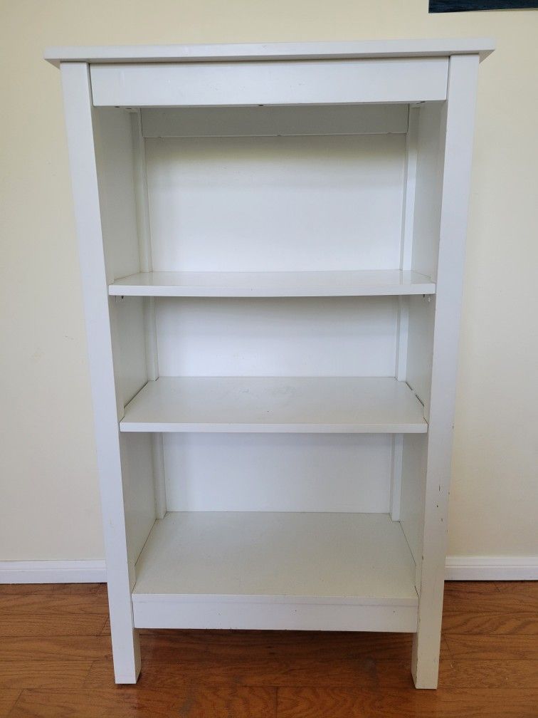Land Of Nod 48" 3-shelf Bookcase, White