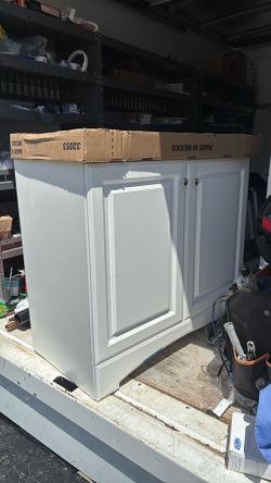 Vanity all white