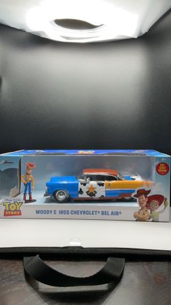 Toy Story Hollywood Rides Woody & 1955 Chevrolet Bel Air Die-Cast Car 1:24 Toy