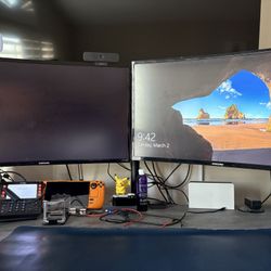 27” Curved Monitors With Mounting Arm