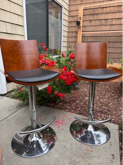 Beautiful Walnut - heavy duty barstools x 2