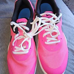 Nike Tennis Shoes