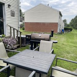 Electric Smoker And Door Table And Chairs 