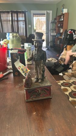 Uncle Sam U.S. Bank coin bank