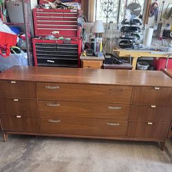Vintage Mid Century MCM Dresser With Mirror