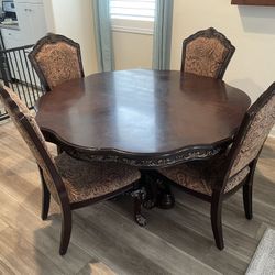 Kitchen Table w/ 4 Chairs