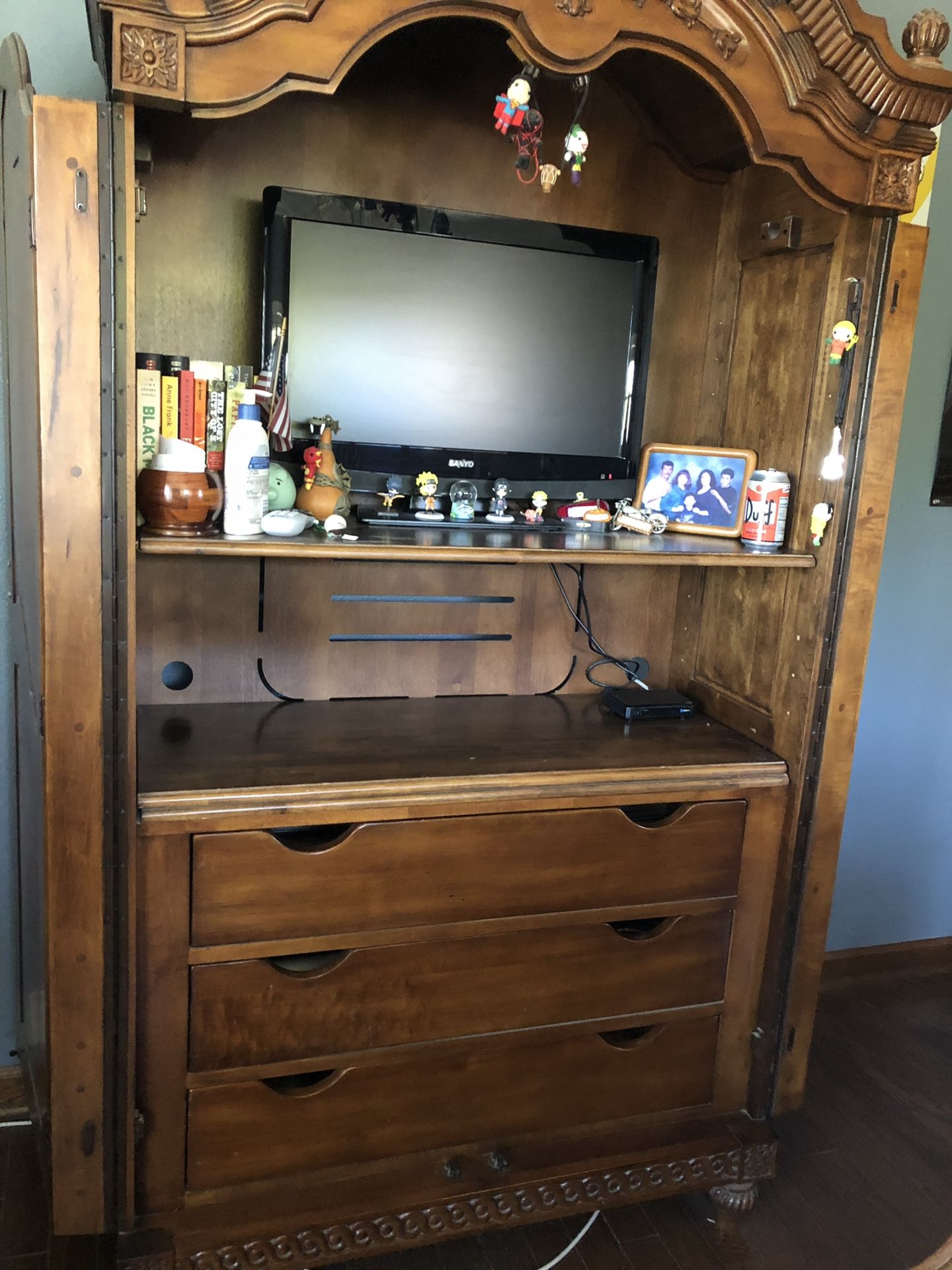 Antique armor wood really nice furniture ( antique designs )
