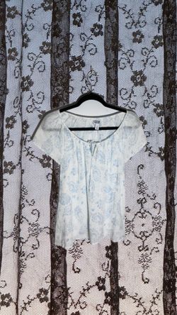 Old Navy top