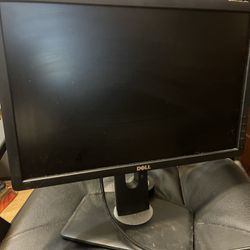 2 Dell Monitors With All Cords