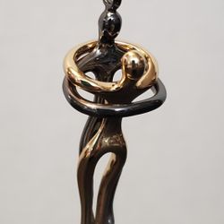 Gold Tone And Dark Grey Metal Hugging Couple Necklace 