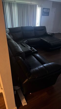 leather l shape couch barely sat on great condition