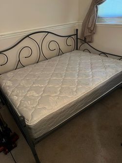Metal Daybed Frame with Mattress