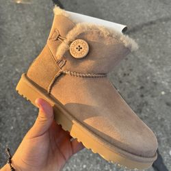 Uggs Brand New 