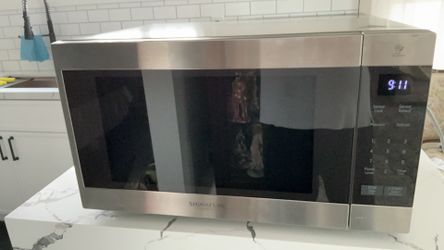 Signature Kitchen Suite Microwave (LG’s high-end line )
