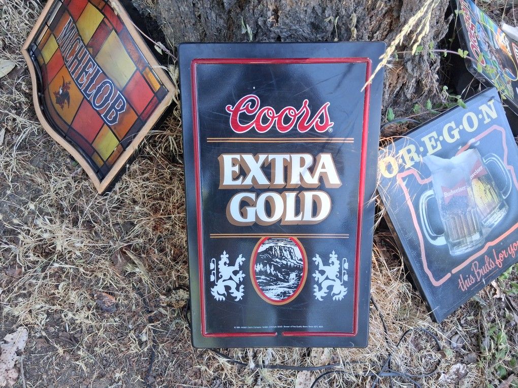 Extra Gold Light Up Beer Sign