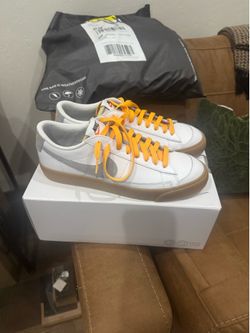 Custom men’s Nike shoes 9.5 brand new.
