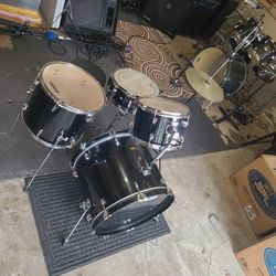 4 pc junior  drum set