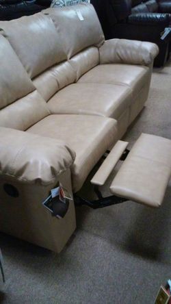 Brand new Couch with 2 Recliners inside