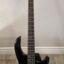 Dean Edge 10 PJ Bass Guitar 