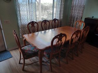 Dining Table and chairs, Oak