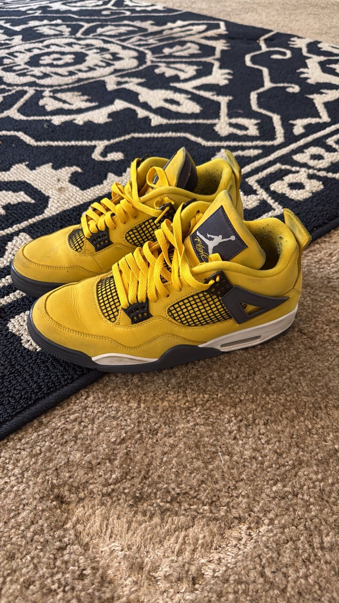 Jordan 4 Yellow Lightning