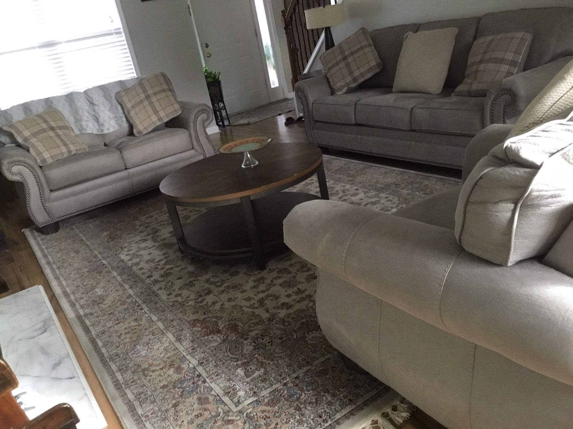 LIVING ROOM SET WITH CENTER TABLE AND TWO END TABLES 