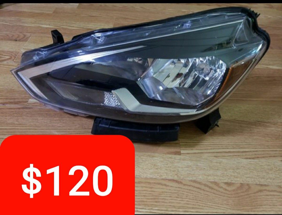 2016-2019 NISSAN SENTRA RIGHT HEADLIGHT HALOGEN