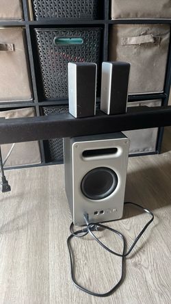 2.1  Speaker System with Subwoofer