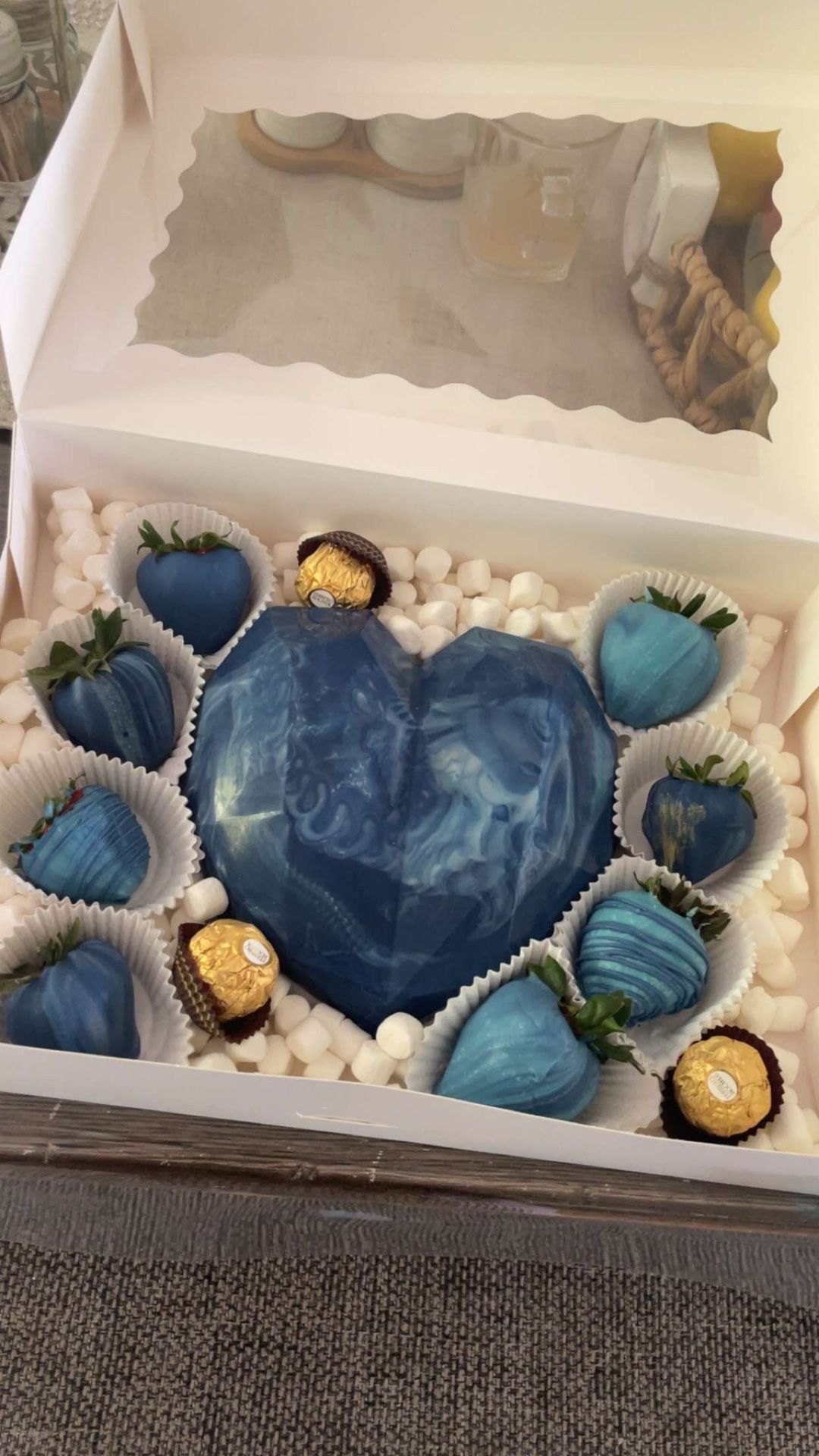Breakable Heart Cube Chocolate