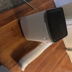 Frigidaire AC Unit (12,000 BTU) 