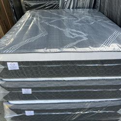 Full Size Mattress Pillow Top 12" Thick.      Brand New Mattress.     Delivery Available 