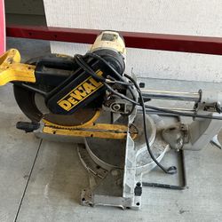 Dewalt 12 inch compound miter saw!