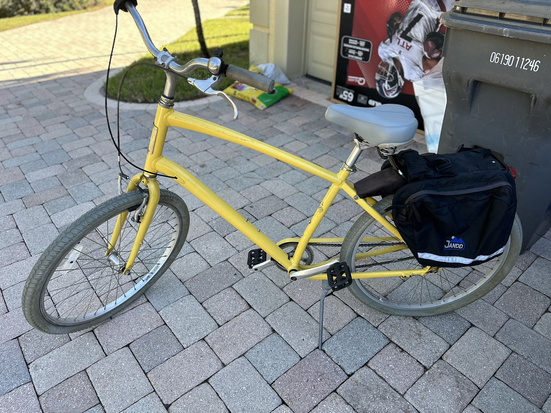 Globe Men’s Bike