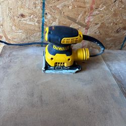 Dewalt Palm Sander