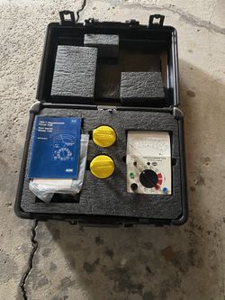 AEMC MEGOHMMETER