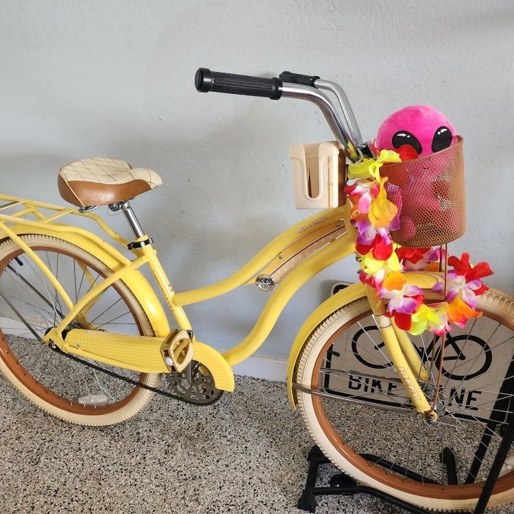 womens yellow bicycle Women's Linus Dutchi - Canary Steel Frame Premium lightweight Dutch women's e-bike