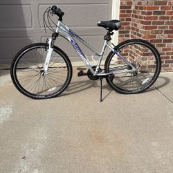 Schwinn Sr Suntour Women’s Bike