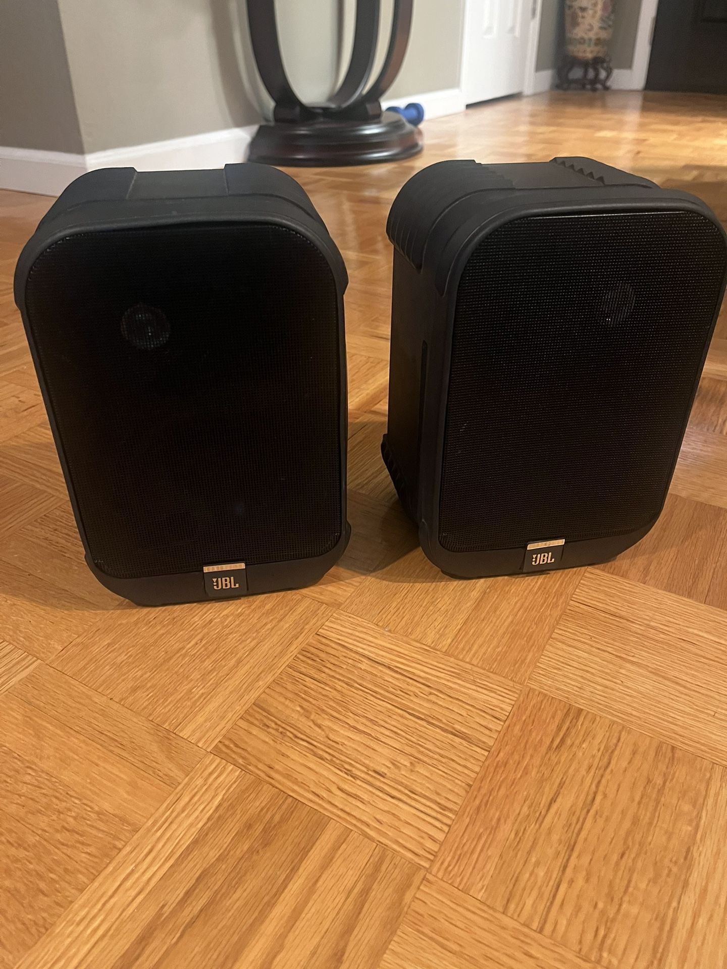 JBL Control LA Speakers (Excellent Condition)