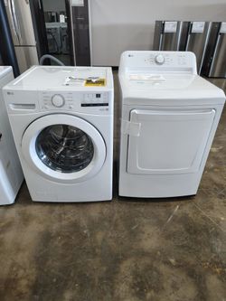 LG white matching set washer 4.5cu  & gas dryer 7.3cu