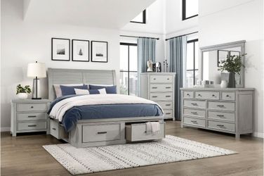 Bedroom set 4 pc Queen size.  Light Grey finish. New Especial price 