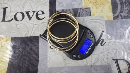 Beautiful 14K Gold 6 Piece Bracelet Bangle Set