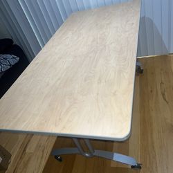 Laminate Table With Wheels