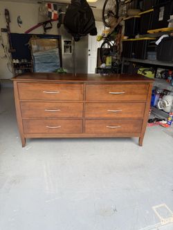 ⭐️Real wood dresser