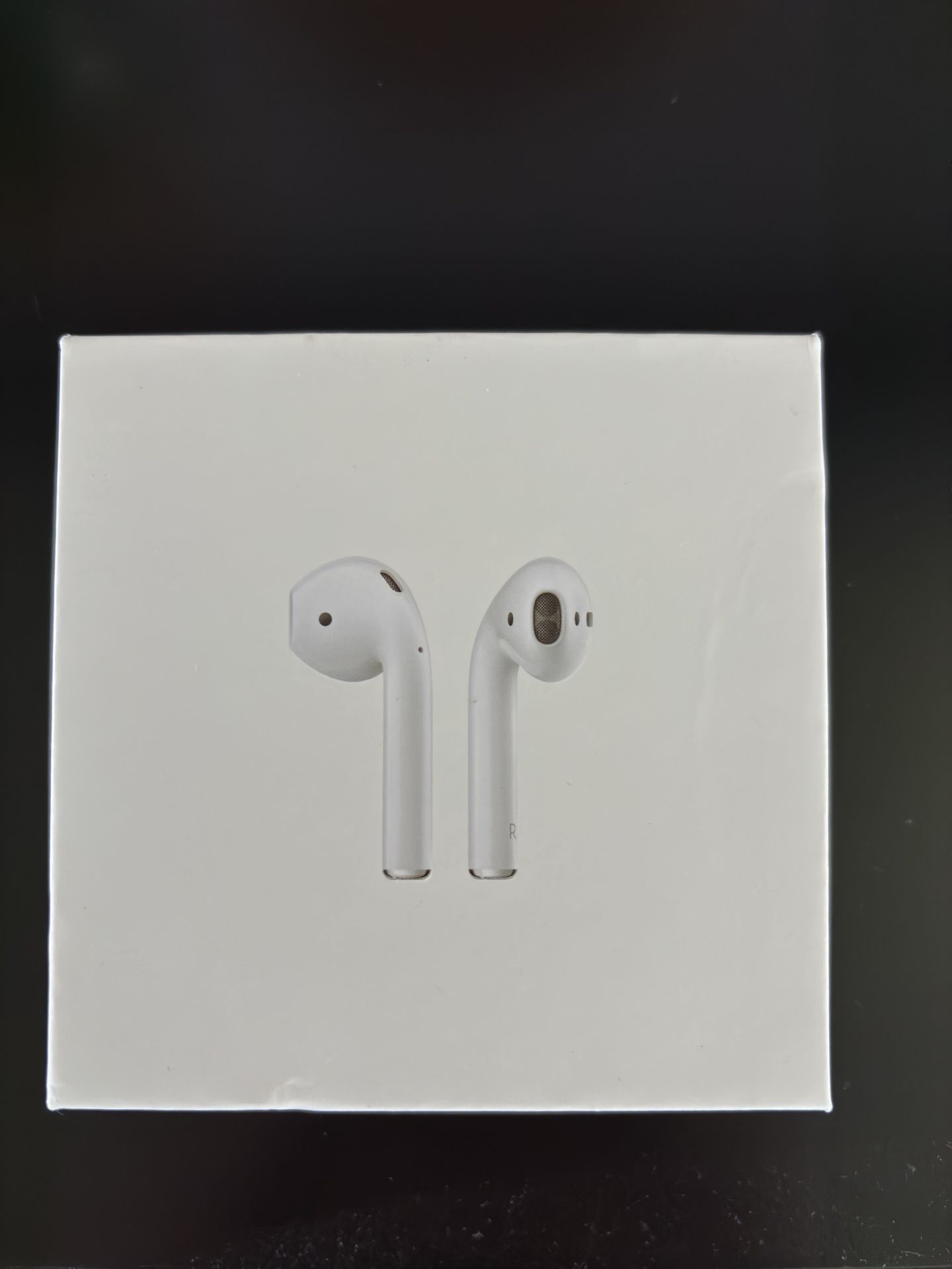 Apple AirPods (2nd Generation) – Great Condition