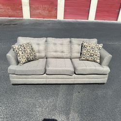 Comfy Gray Sofa Couch 🔥🔥