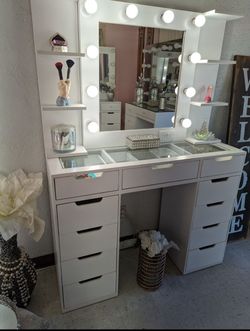 Bonito Vanity