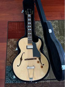 Eastman AR371CE-BD Hollow body guitar