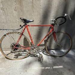 1970’s Schwinn Vintage Sports Tourer Bicycle 