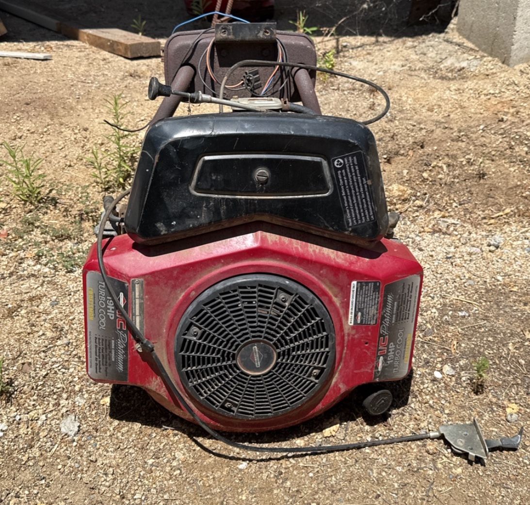 Engine Briggs and Stratton I/C Platinum 19HP Turbo Cool Engine Craftsman